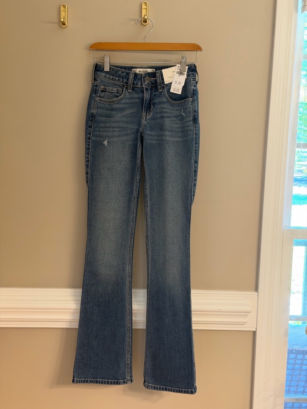 NWT Hollister Low Rise Bootcut Jeans Size W23 Long